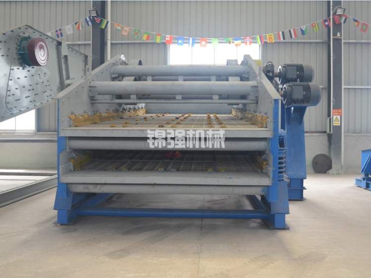 大型石子破碎機(jī)價(jià)格是多少?石子破碎機(jī)廠家推薦(圖4) 大型石子破碎機(jī)價(jià)格是多少?石子破碎機(jī)廠家推薦(圖4)